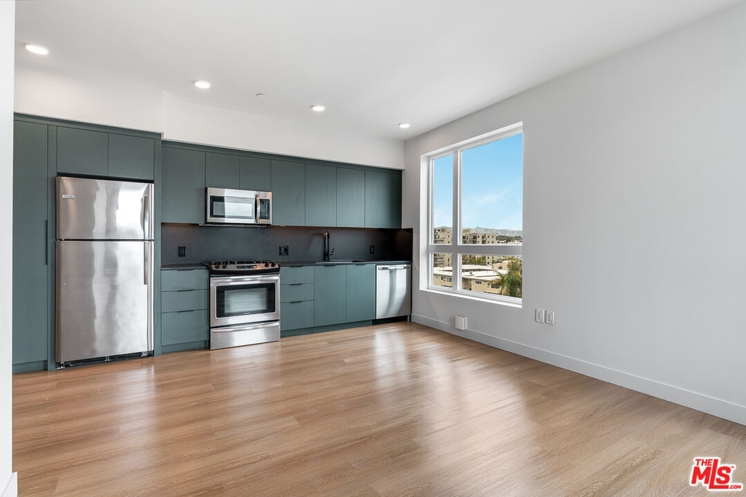 Foto principal - 10601 Washington Blvd