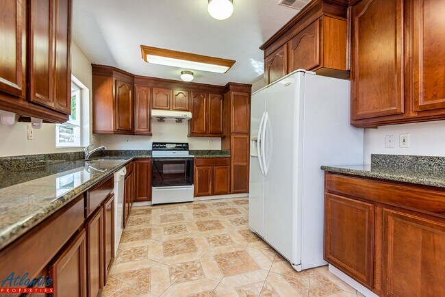 Foto del edificio - Lovely Single-Story Home | Prime Location