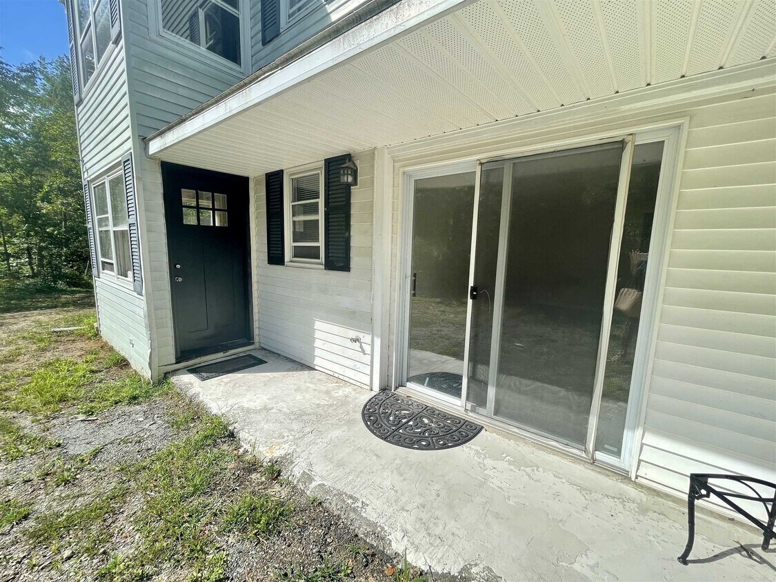 5 Frances Dr Unit B, Hopewell Junction, NY 12533 Room for Rent in