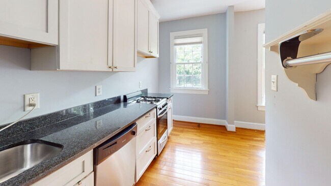 Foto del edificio - 2527 Q St NW