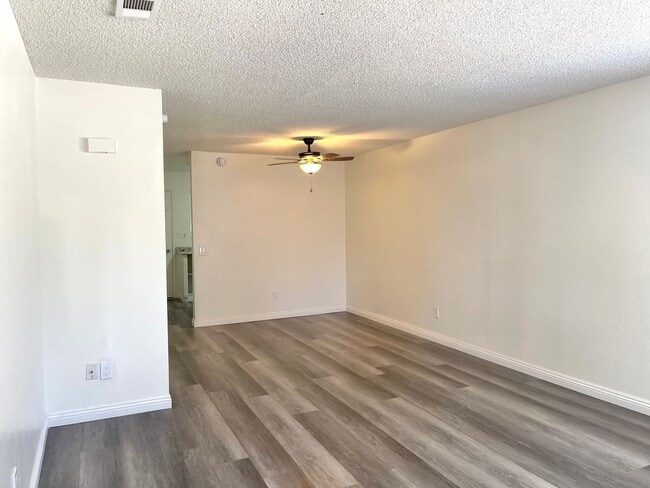 Building Photo - 600 E Lugonia Ave
