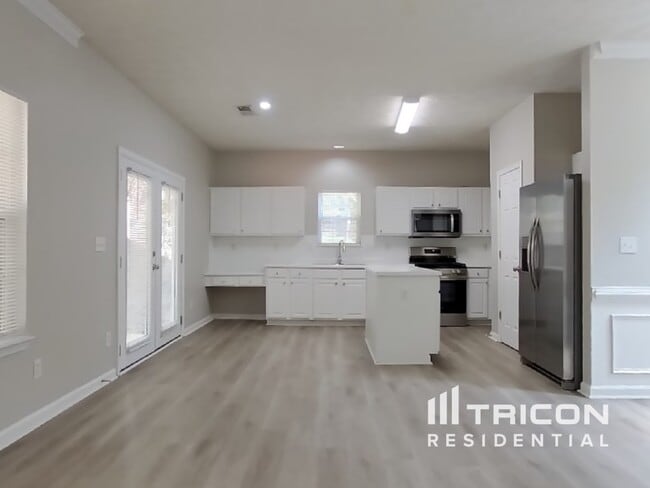 Building Photo - 6844 Bridgewood Dr