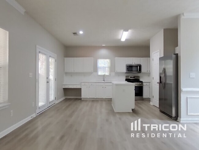 Foto del edificio - 6844 Bridgewood Dr