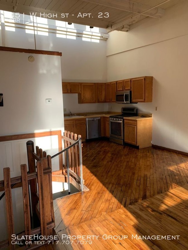 Building Photo - The Lofts at Savoy- 2 bedroom New Floors!!