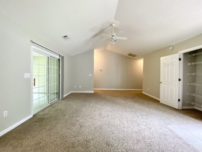 Building Photo - Home in Woodbridge With a Screened Porch a...