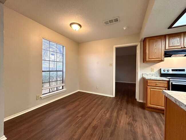 Building Photo - 9304 Kempler Dr