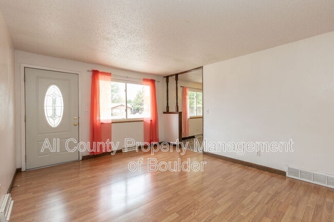 Foto del edificio - 281 Caywood Ct