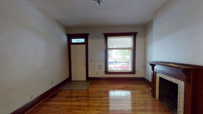 Foto del edificio - 180 W 8th Ave