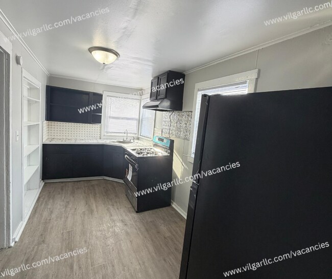 Foto del edificio - 3 Large Bedrooms • 1 Updated Bathroom house in Hammond, IN