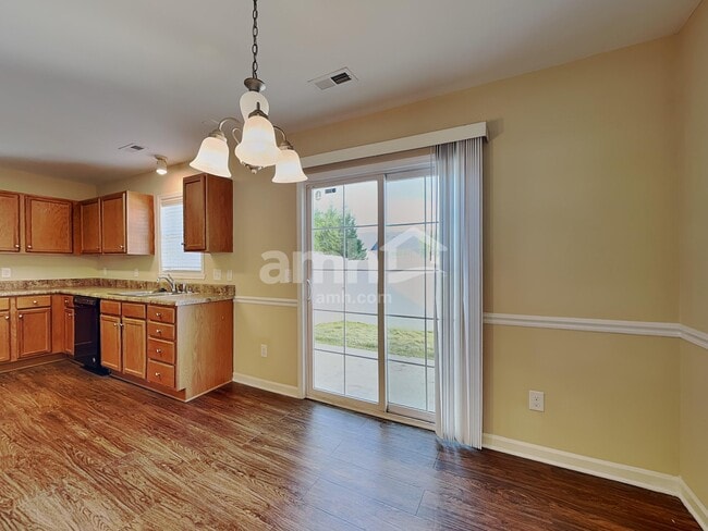 Foto del edificio - 4020 Tarrant Trace Cir