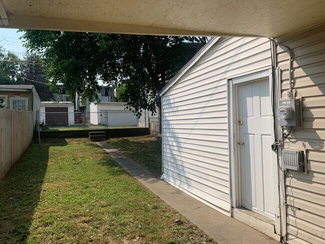 Building Photo - House with Yard and Parking-Video in the P...