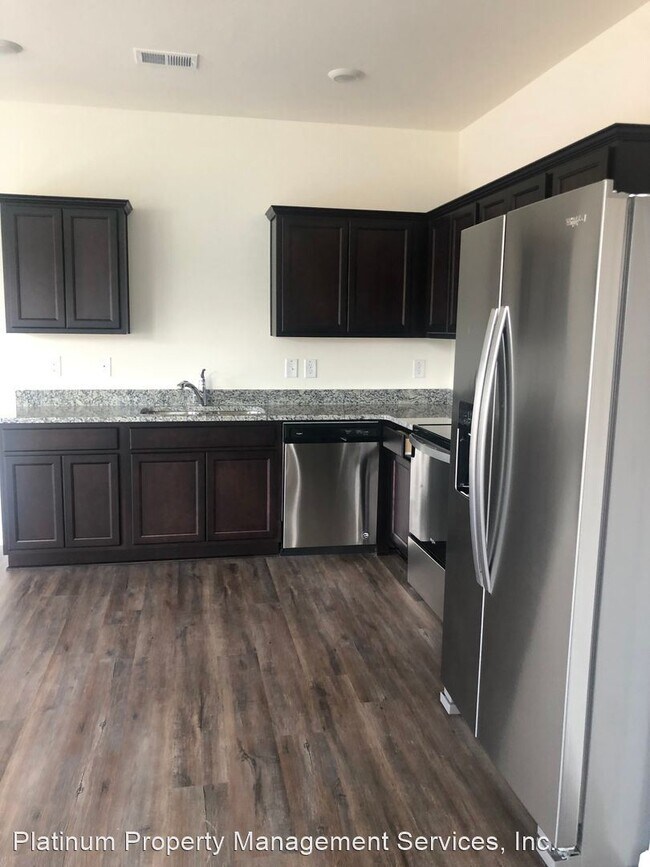 Building Photo - 3 br, 2.5 bath House - 225 Grand Central Way