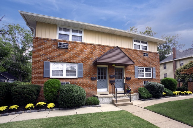 Building Photo - Gladmar Court