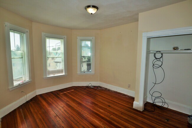 Building Photo - 4 Levant St