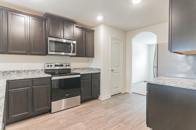 Building Photo - 112 Allington Cir
