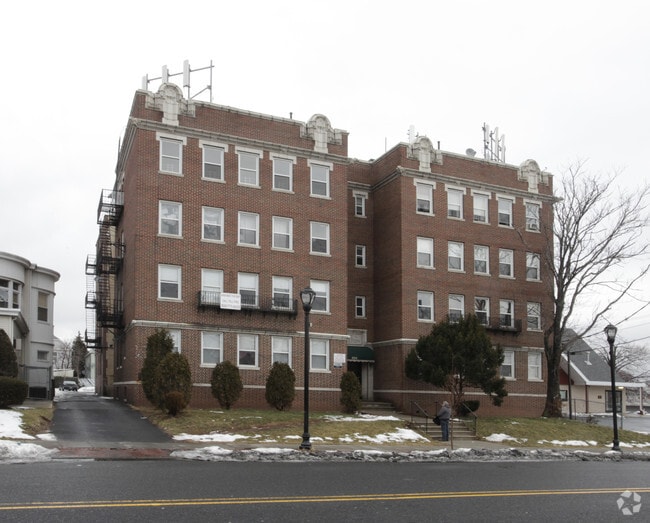 1011 E Jersey St Elizabeth, NJ 07201 Rentals Elizabeth, NJ