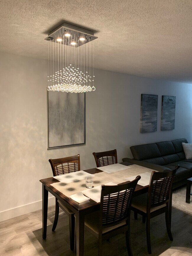 Foto del edificio - 140 Lakeview Dr