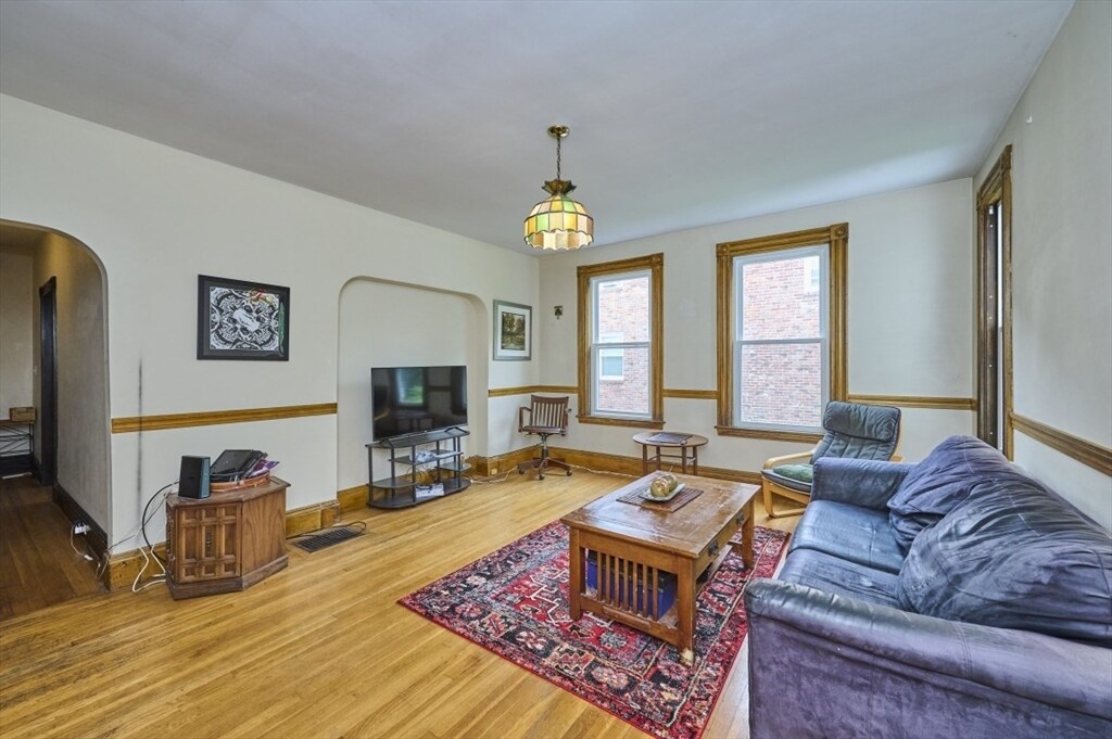 Primary Photo - 159 Foster St