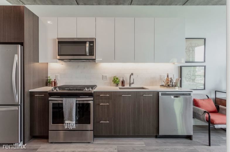 Foto principal - 1640 W Division St