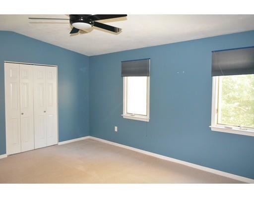 Building Photo - 62 Maple St