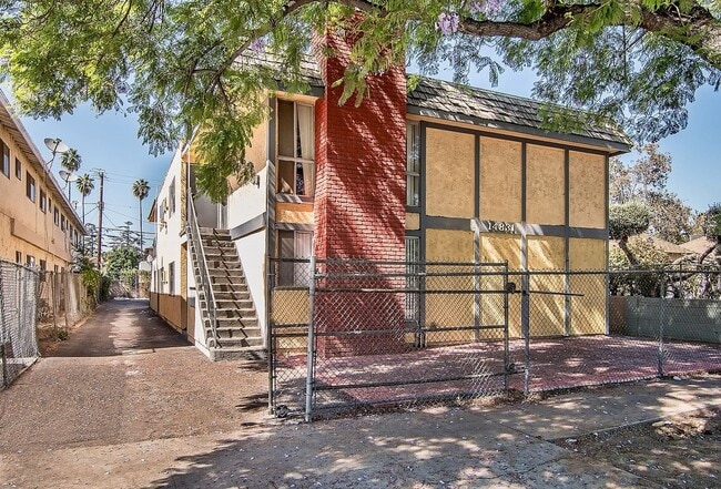Building Photo - 14831 Delano St