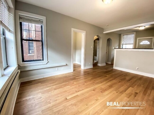 Foto del edificio - 0 bedroom in CHICAGO IL 60640