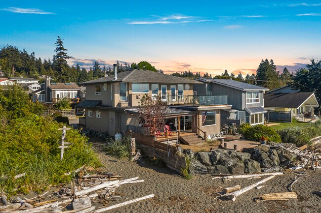 Building Photo - 4825 Sucia Dr
