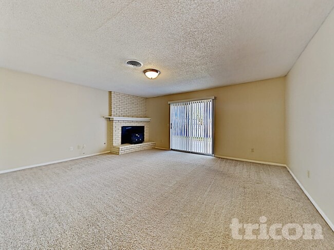 Foto del edificio - 619 E 24th St