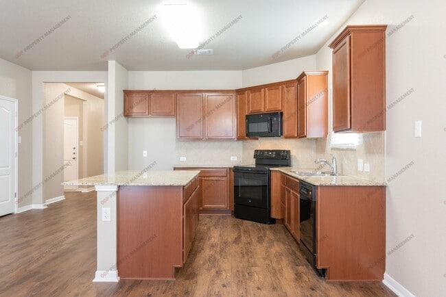 Foto del edificio - 7800 Lee Hall Loop