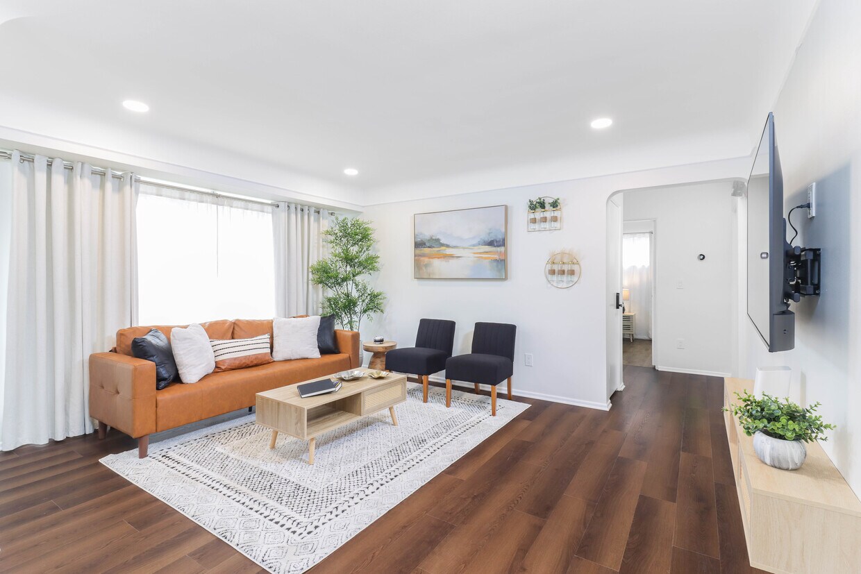 Amueblado - 29744 Rosslyn Ave