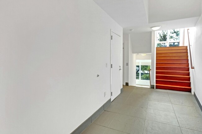 Building Photo - 22 Vela Way