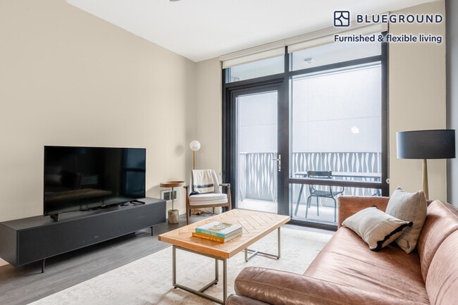 Building Photo - 690 Long Bridge St