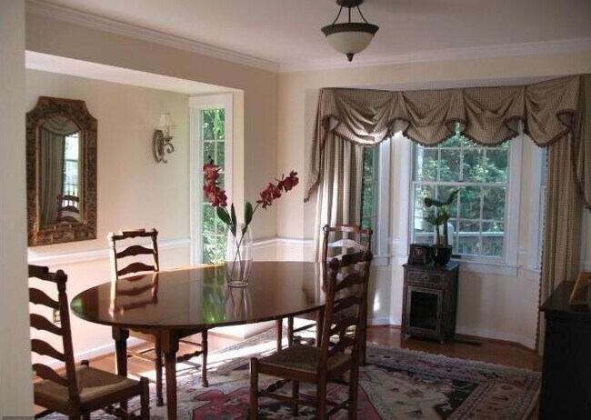 Building Photo - 5BR/3.5 Luxury Colonial House in Luthervil...