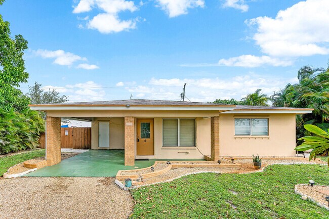 Foto del edificio - 4780 NE 8th Terrace