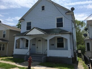 Building Photo - 1319 Eynon St