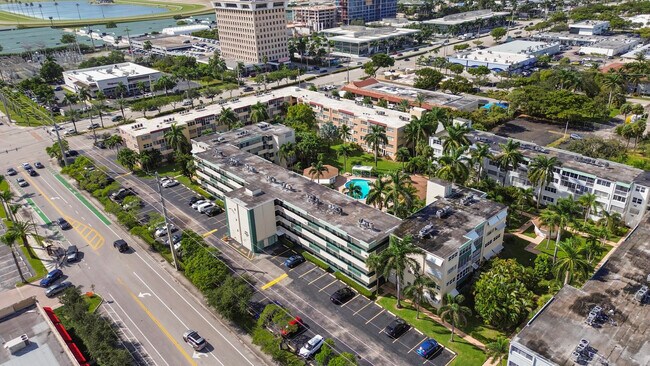 Foto del edificio - 1333 E Hallandale Beach Blvd