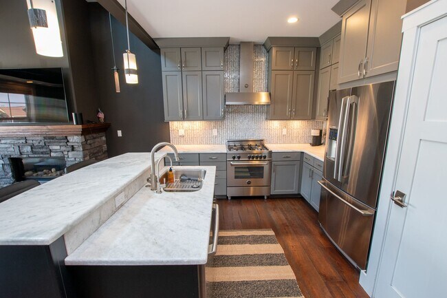 Building Photo - Experience Elevated Living in This Stunnin...