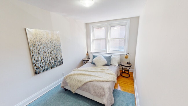 Building Photo - 225 MacLaren