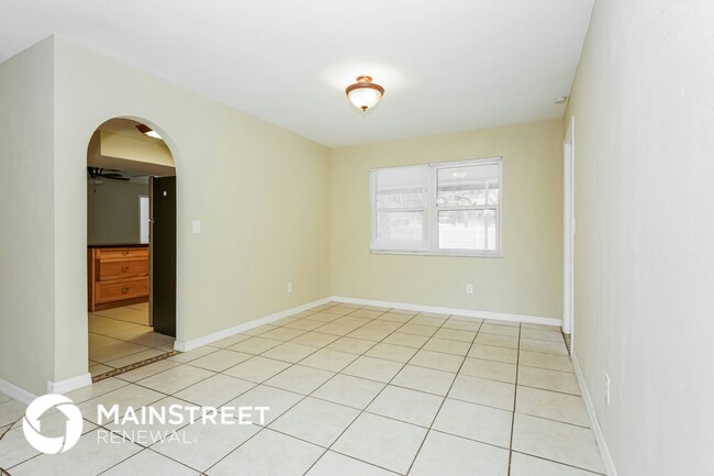 Foto del edificio - 208 Brittany Ave