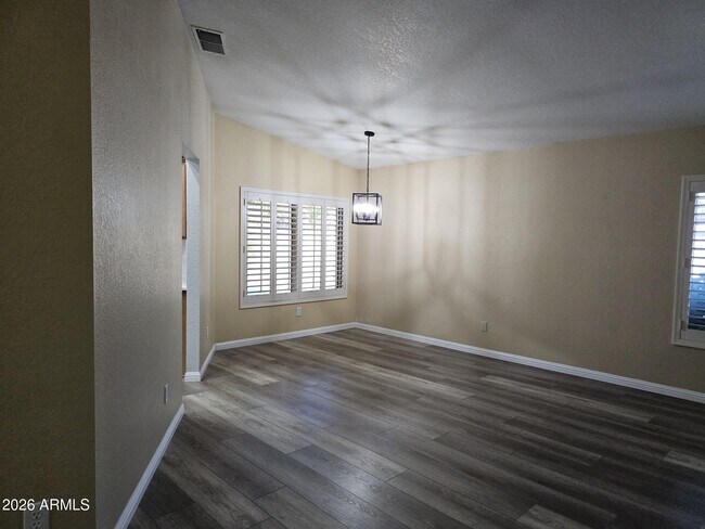 Foto del edificio - 3337 W Kristal Way