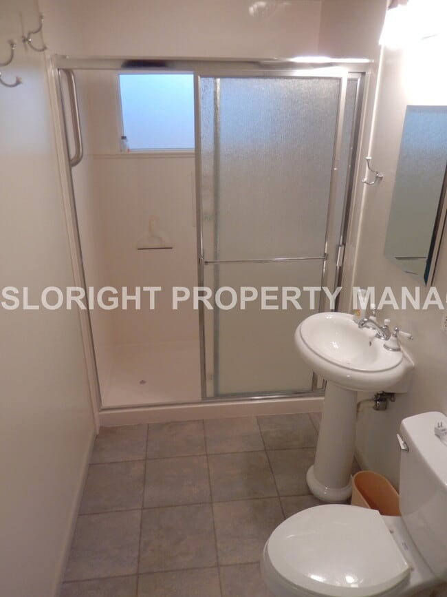 Foto del edificio - AVAILABLE LATE MAY - Pismo Beach Duplex - Back Unit