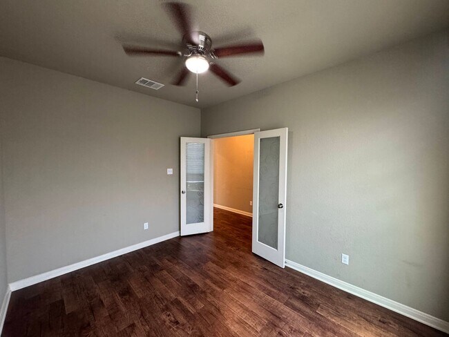 Foto del edificio - 4-Bedroom House for Rent in Killeen