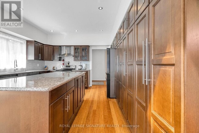 Building Photo - 34 Barclay Ct