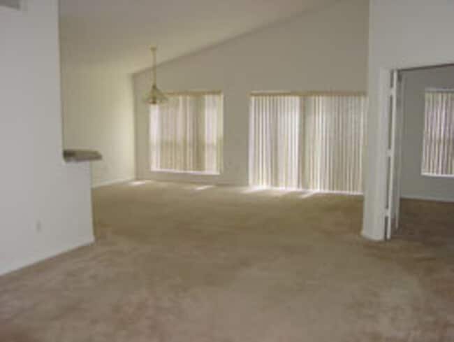 Building Photo - 1709 Pine Bay Dr