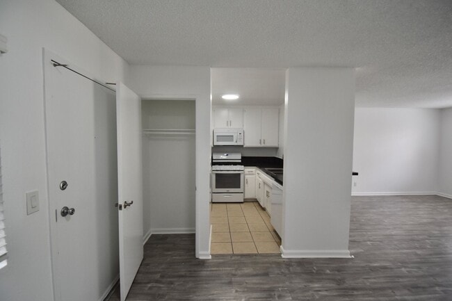 Building Photo - 12249 Oxnard St