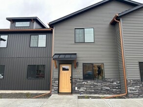 Building Photo - 3780 Philbin Rd