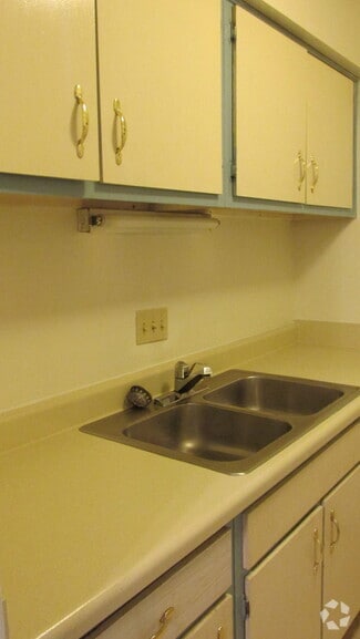 Building Photo - 220 Orchard Trace Ln