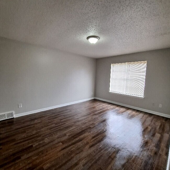 Foto del edificio - Great Duplex Unit In The Heart of Memphis