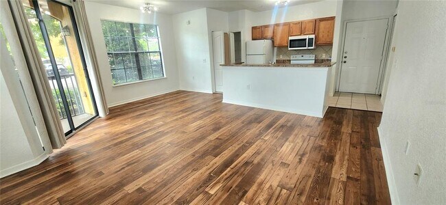 Foto del edificio - 6171 Metrowest Blvd