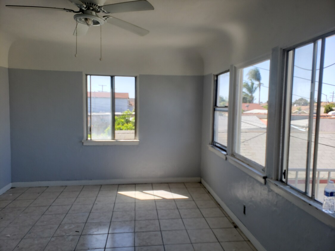 Living room dining area - 6230 Newell St